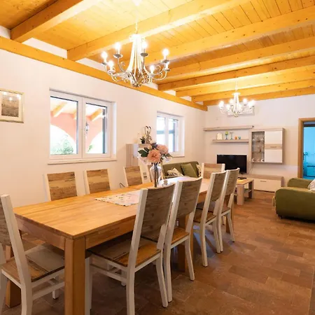 Hébergement de vacances In Prapatnica- Seget Prapatnica